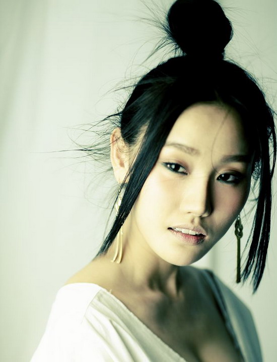 刘璐珈的电视剧作品有2010年的《爱情有点蓝之爱的交响乐》在据中饰演宋立欣，在《爱情有点蓝》刘璐珈饰演宋立欣，在《谁知女人心》中饰演薛秀妍。 