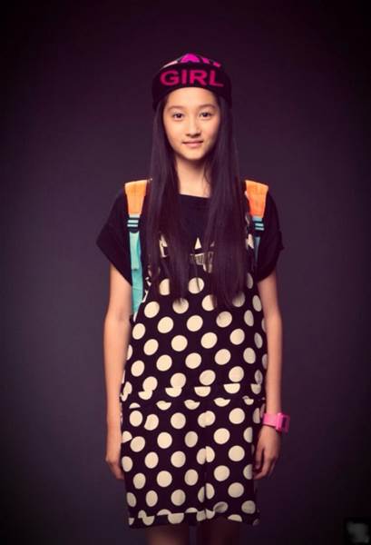  关晓彤出生于1997年9月17日，现在已经172cm的关晓彤还在张身体，这么高挑让广大女同胞们情何以堪呢。关晓彤是北京人。 