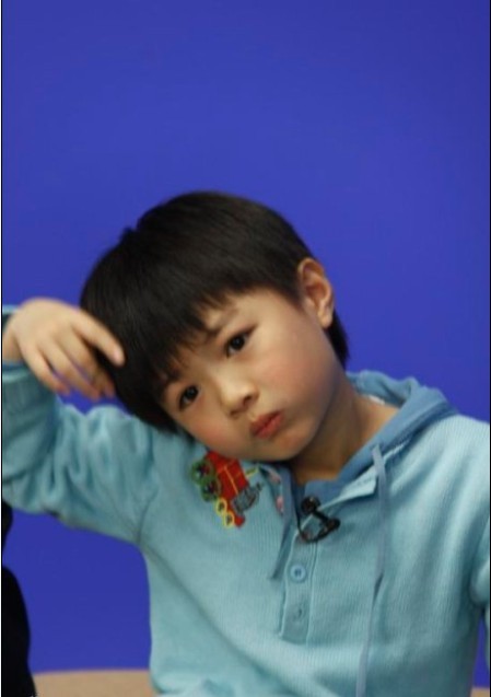 孙天宇在刘仪伟执导的电影《火星没事》中精湛，超出自己年龄的演技在试映时打动了不少观影者，也让我们看到了这位小童星的无限潜力。 