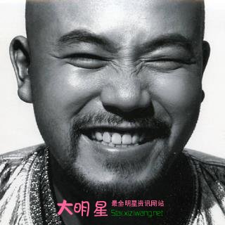黄伟文